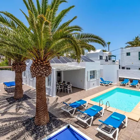 Palmera By וילה